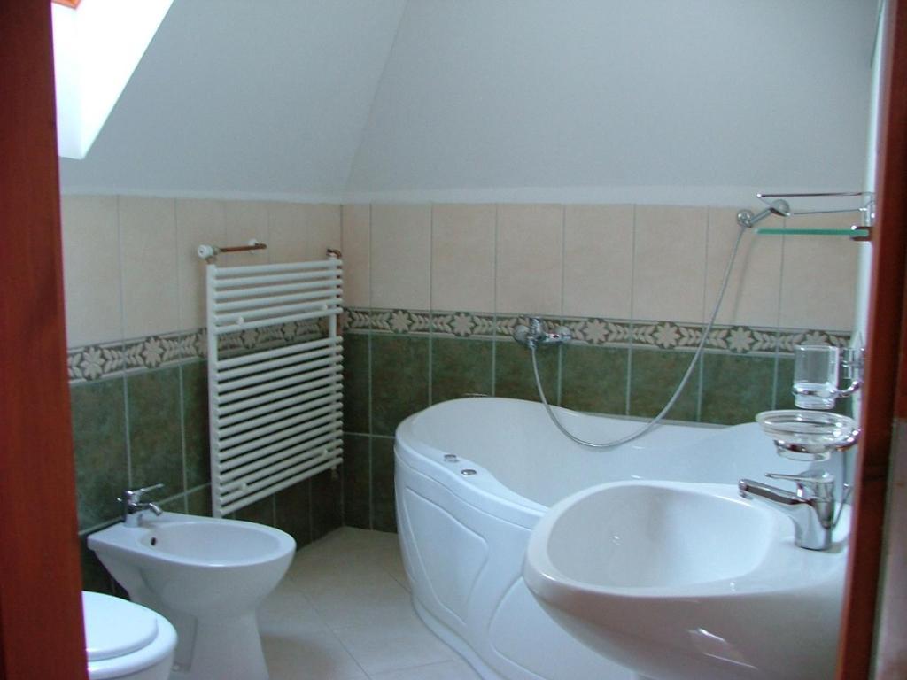 Szarvas Panzio Hotel Erdőbénye Habitación foto